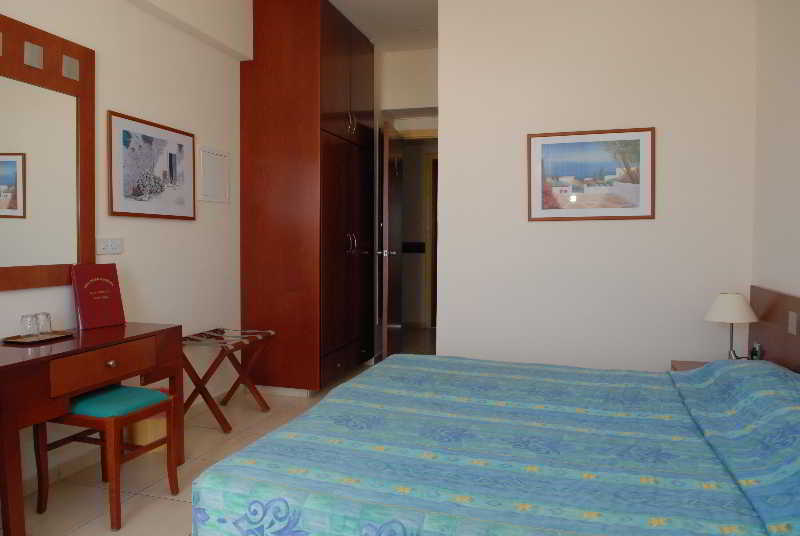 Iris Beach Hotel Protaras Buitenkant foto