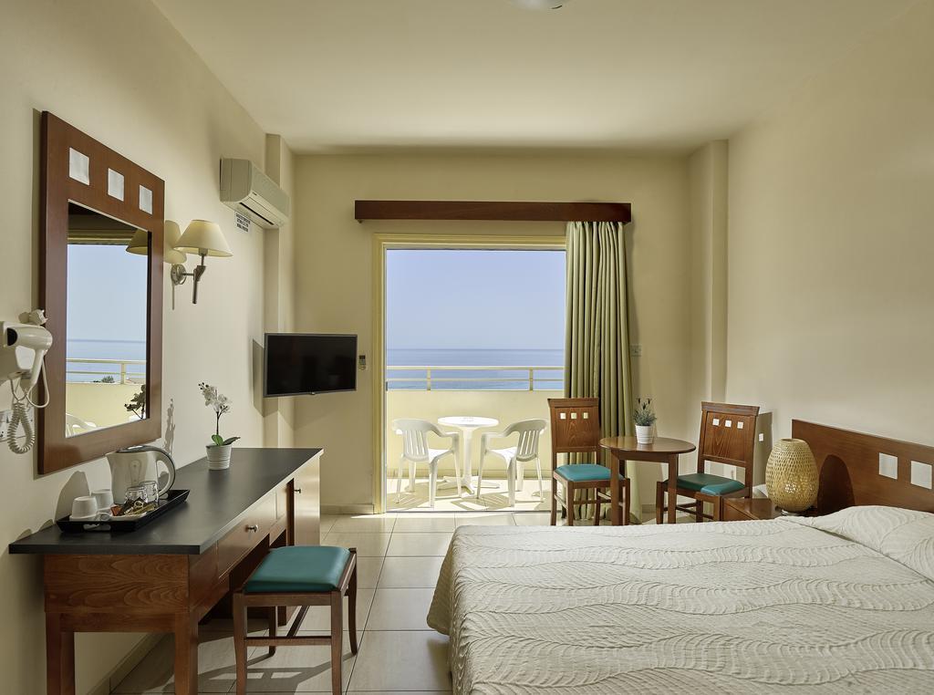 Iris Beach Hotel Protaras Buitenkant foto