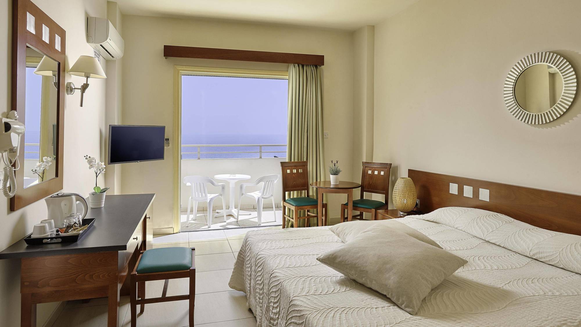 Iris Beach Hotel Protaras Buitenkant foto