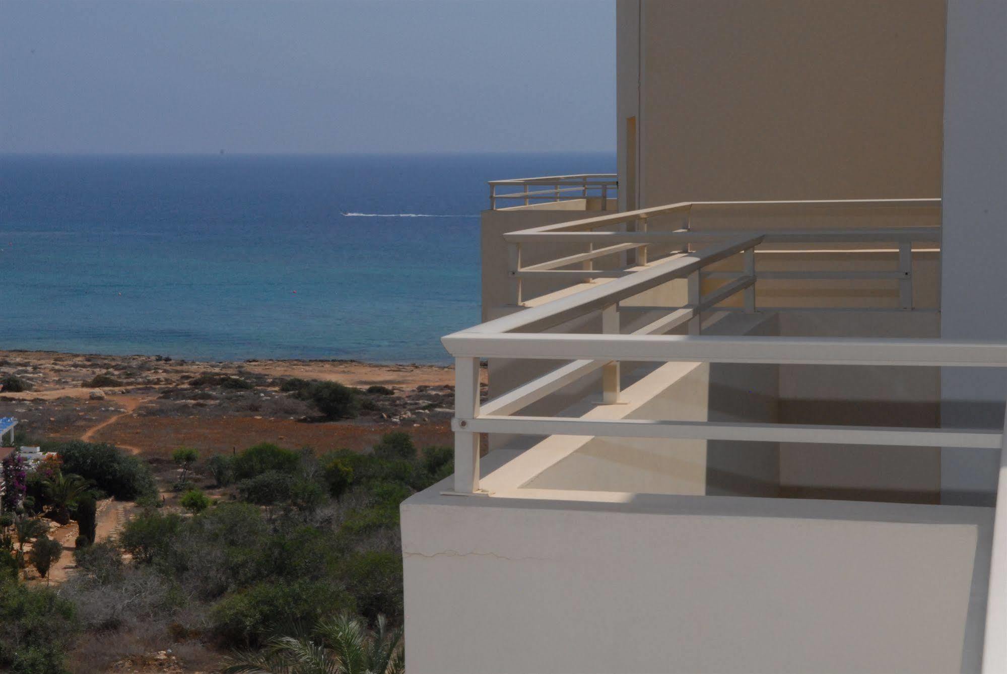 Iris Beach Hotel Protaras Buitenkant foto
