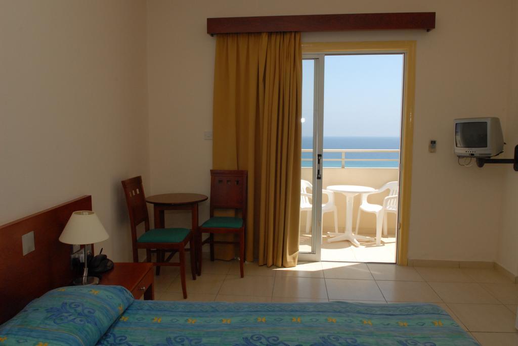 Iris Beach Hotel Protaras Kamer foto